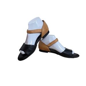 Born Cario Leather Ankle Strap Sandals 8M Black Tan F17303 Two Tone Flat Shoes